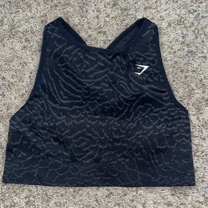 Gym shark workout top- have never worn in great condition, no rips, and stretchy